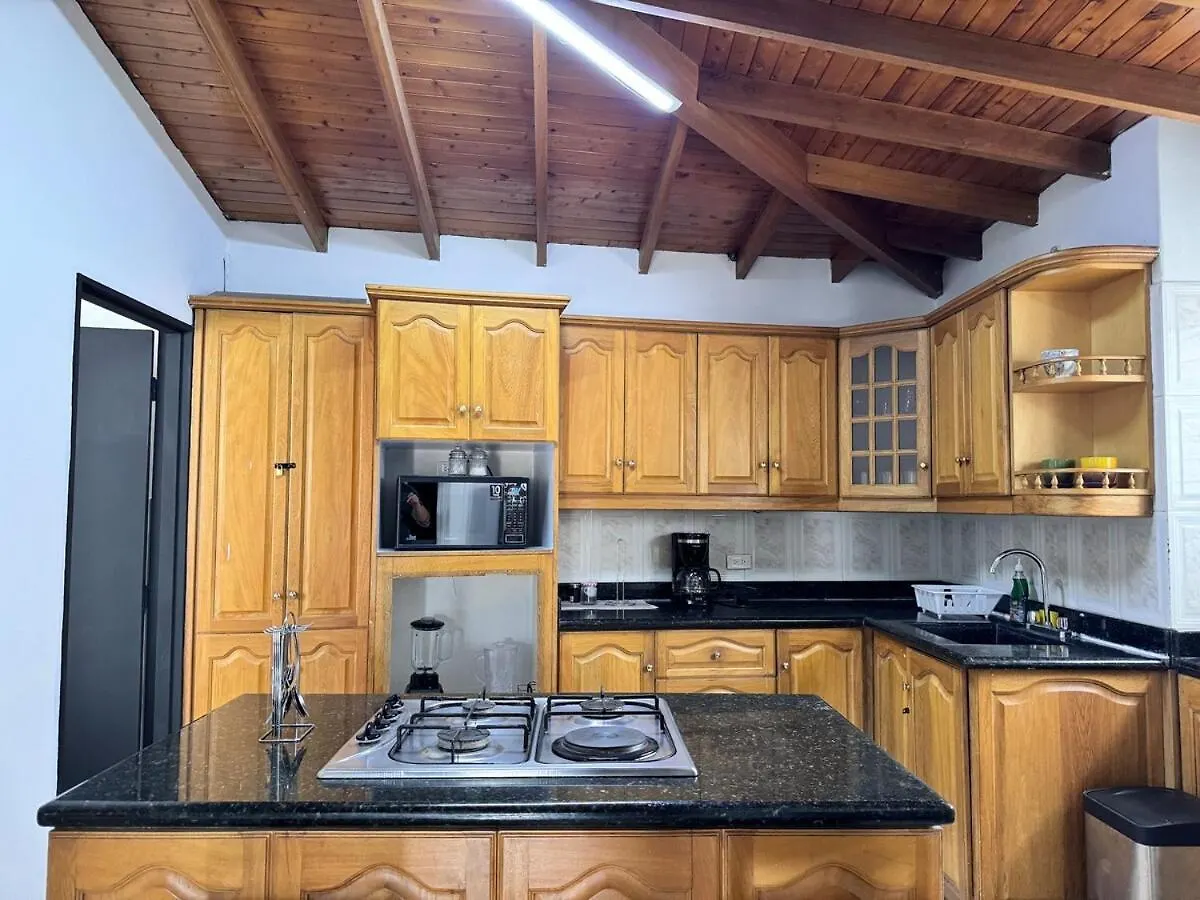 Apartamento Completo 5 Habitaciones Estadio Calazans 메딜린