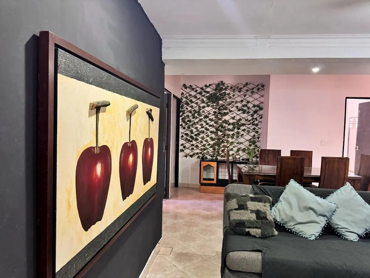 Apartamento Completo 5 Habitaciones Estadio Calazans 메딜린 0*,  콜롬비아