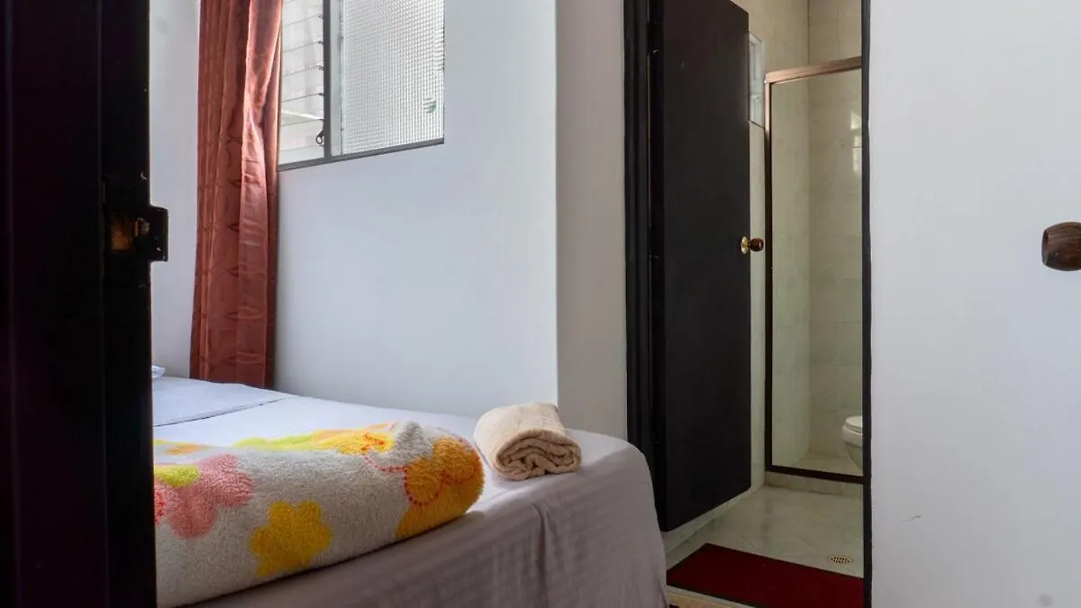 Apartamento Completo 5 Habitaciones Estadio Calazans 메딜린 아파트