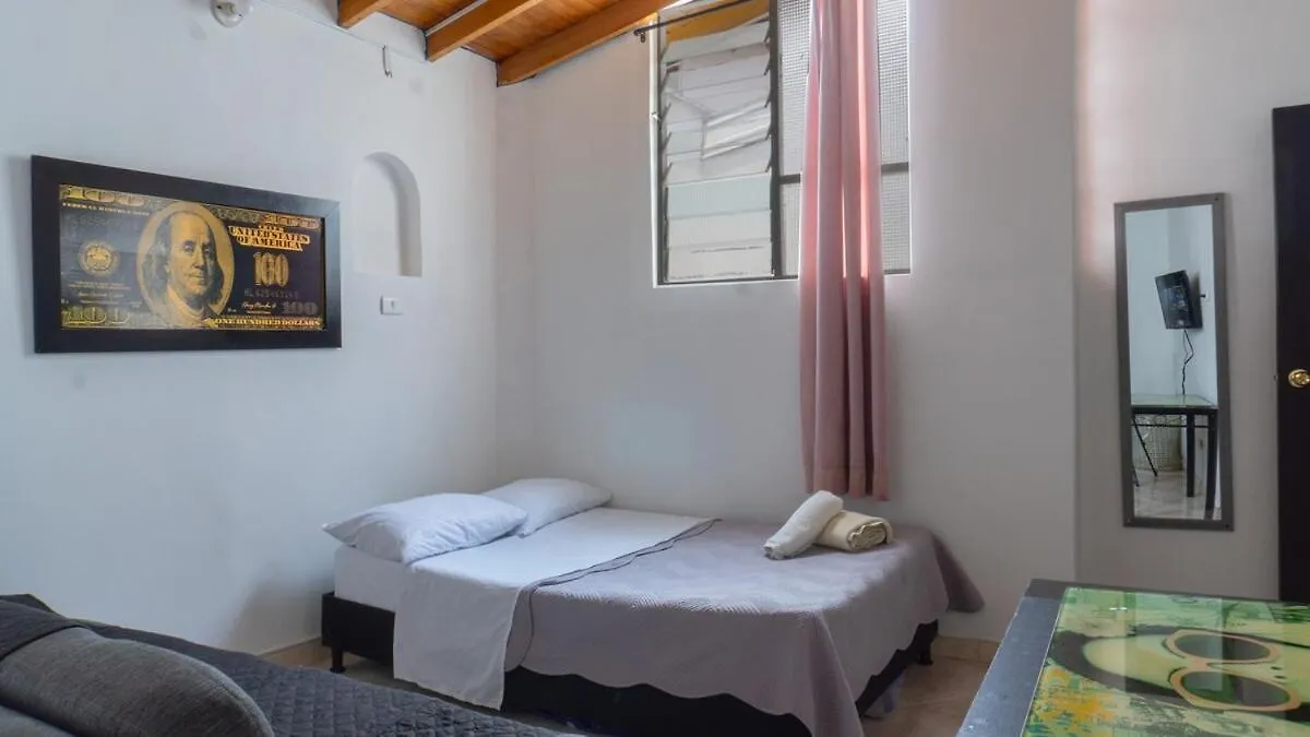 Apartamento Completo 5 Habitaciones Estadio Calazans 메딜린